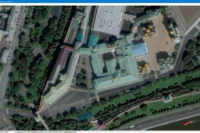 Yandex Maps Downloader map viewer showing downloaded satellite imagery